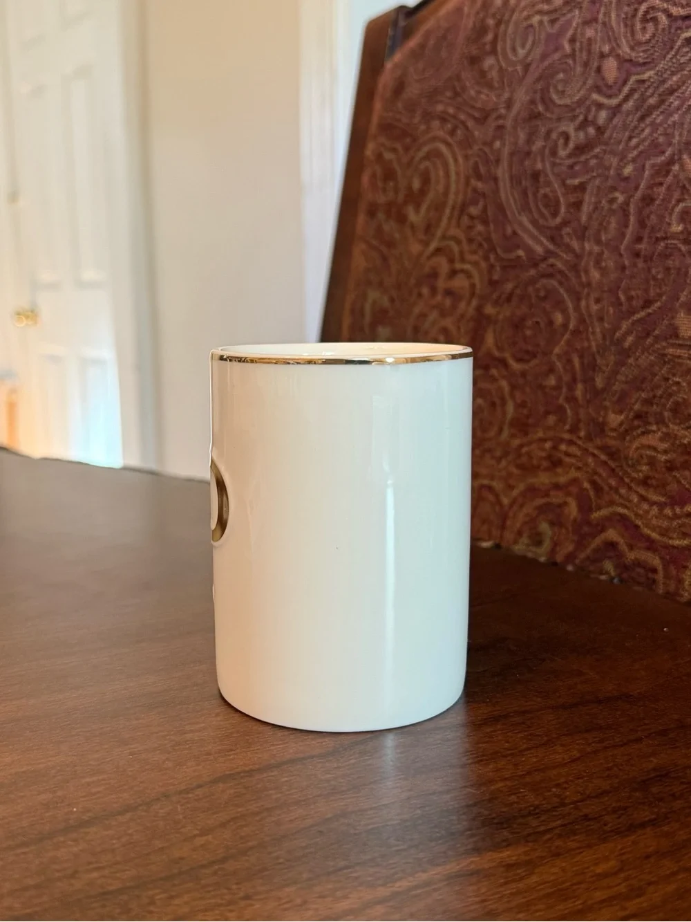 Williams Sonoma White Ceramic Vanilla & Cedarwood Candle with Gold Monogram P